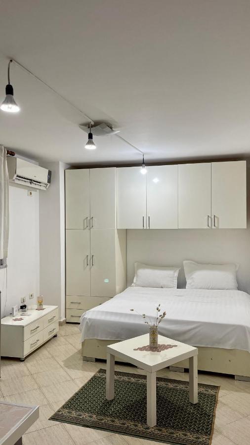 Brilant Studio Apartment City Center ติรานา ภายนอก รูปภาพ